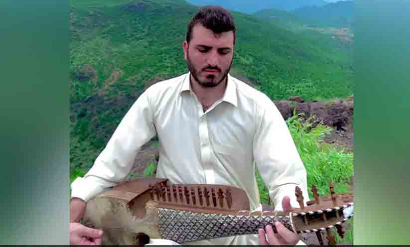 സ്വാതന്ത്ര്യദിനത്തിൽ ഇന്ത്യക്കാർക്ക് സമ്മാനവുമായി പാകിസ്താനിൽ നിന്നൊരു കലാകാരൻ സ്വാതന്ത്ര്യദിനത്തിൽ ഇന്ത്യക്കാർക്ക് സമ്മാനവുമായി പാകിസ്താനിൽ നിന്നൊരു കലാകാരൻ