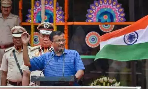 സൗജന്യ വിദ്യാഭ്യാസവും ആരോഗ്യ പരിരക്ഷയും ദാരിദ്ര്യം ഇല്ലാതാക്കും; മോദിക്ക് മറുപടിയുമായി കെജ്‌രിവാൾ