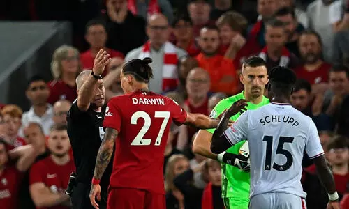 ഡാർവിന് ചുവപ്പുകാർഡ്, ലിവർപൂളിനെ കുരുക്കി ക്രിസ്റ്റൽ പാലസ്