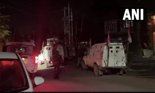 സ്വാതന്ത്ര്യദിനത്തിൽ കശ്മീരിൽ ഭീകരരുടെ ഗ്രനേഡ് അക്രമണം; പൊലീസുകാരനടക്കം രണ്ട് പേർക്ക് പരിക്ക്