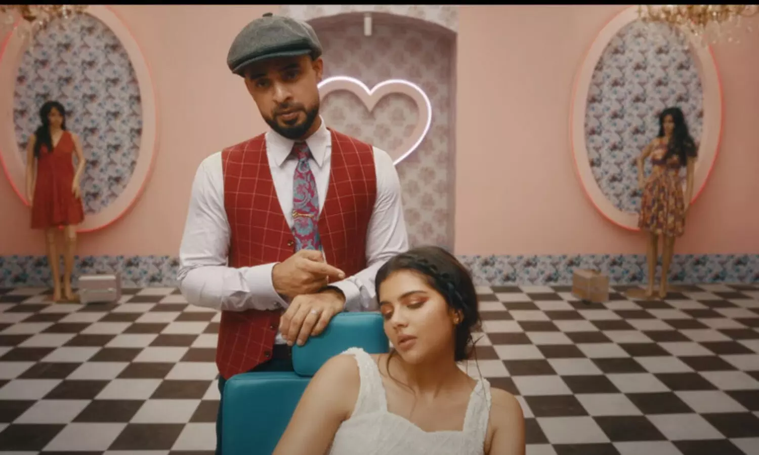 കേക്ക് പാത്തു നിനക്ക്ള്ള പാട്ട് പാത്തൂ..; തല്ലുമാലയിലെ പുതിയ ഗാനം പുറത്ത്