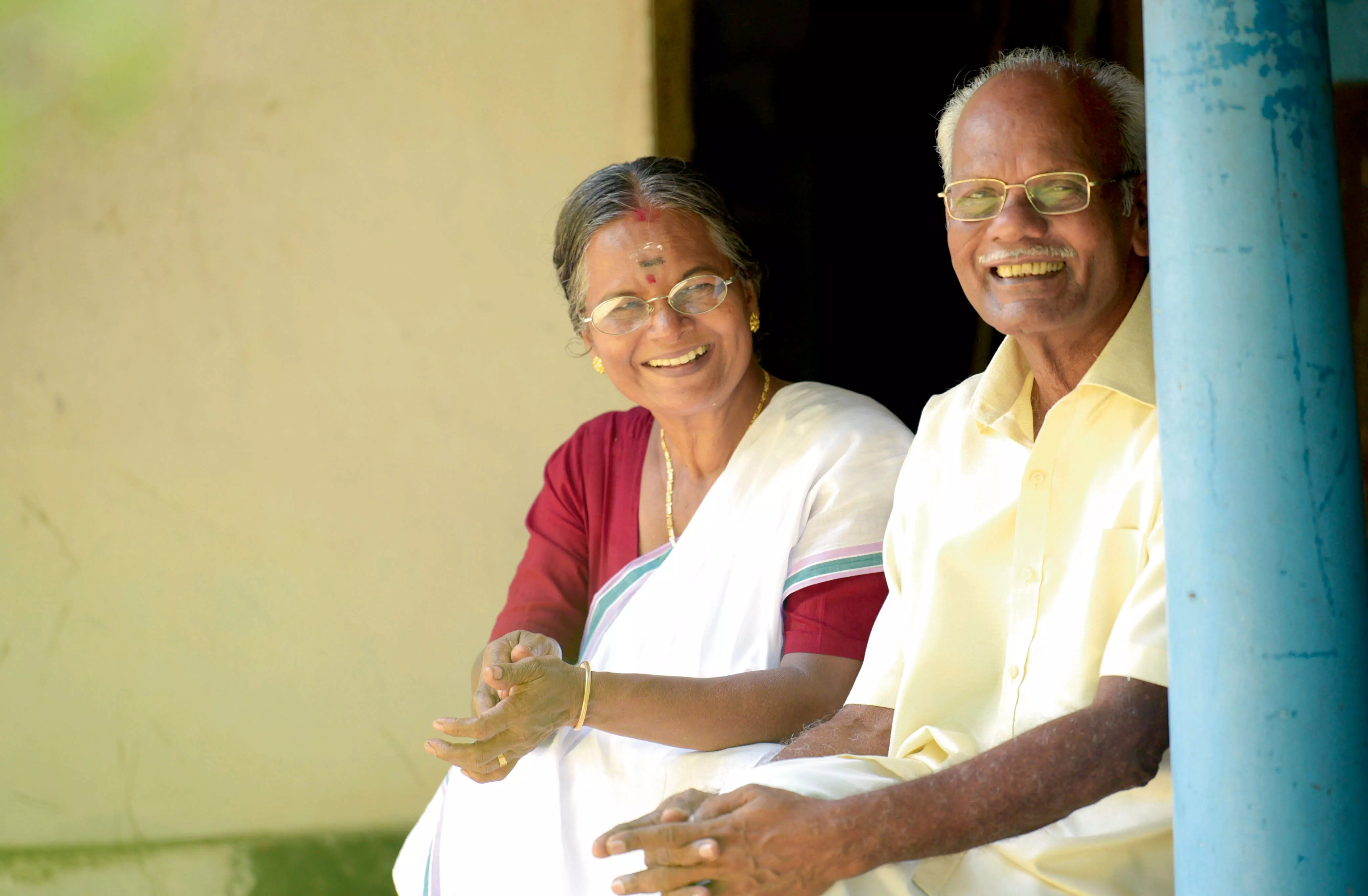 നാരായനും ഭാര്യ ലതയും