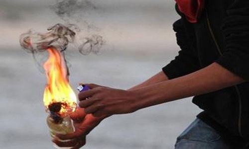 വീട്ടിലേക്ക് പെട്രോൾ ബോംബെറിഞ്ഞ സംഭവത്തിൽ തെളിവെടുത്തു