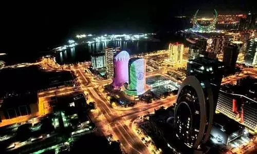 ത്രി​​വ​​ർ​​ണ​​മ​​ണി​​ഞ്ഞ്​ ഖ​​ത്ത​​ർ