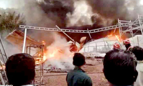 മെത്ത ഫാക്ടറിക്ക് തീപിടിച്ചു; 70 ലക്ഷത്തിന്റെ നഷ്ടം മെത്ത ഫാക്ടറിക്ക് തീപിടിച്ചു; 70 ലക്ഷത്തിന്റെ നഷ്ടം