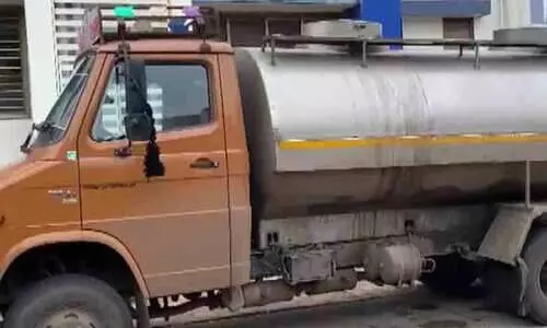 ഗുജറാത്തിൽ 4000 ലിറ്റർ മായം കലർത്തിയ പാൽ പിടിച്ചു