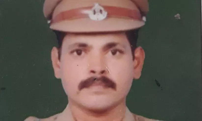 കളളക്കടത്ത് സ്വർണവുമായി കരിപ്പൂരിൽ കസ്റ്റംസ് സൂപ്രണ്ട് അറസ്റ്റിൽ