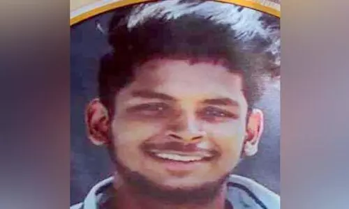 യുവാവിനെ ട്രാക്കിന് സമീപം മരിച്ച നിലയില്‍ കണ്ടതിൽ ദുരൂഹതയെന്ന് ബന്ധുക്കൾ