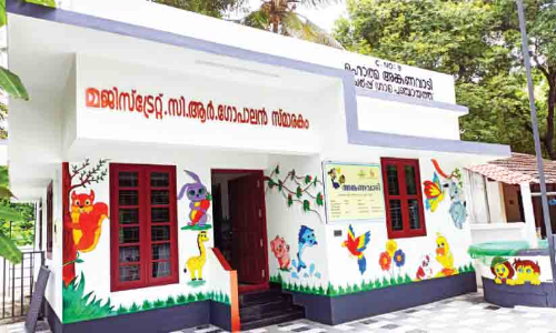 പി​താ​വി​ന്റെ സ്മ​ര​ണ​യിൽ അം​ഗ​ൻ​വാ​ടി കെ​ട്ടി​ടം നി​ർ​മി​ച്ചു​ന​ൽ​കി മ​ക​ൻ