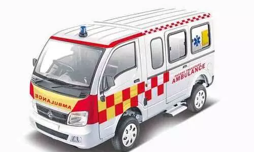 മാനസികാസ്വാസ്ഥ്യമുള്ള വയോധികയെ ആശുപത്രിയില്‍ പ്രവേശിപ്പിക്കുന്നതിനെച്ചൊല്ലി തര്‍ക്കം; ആംബുലന്‍സ് തടഞ്ഞുവെച്ചു