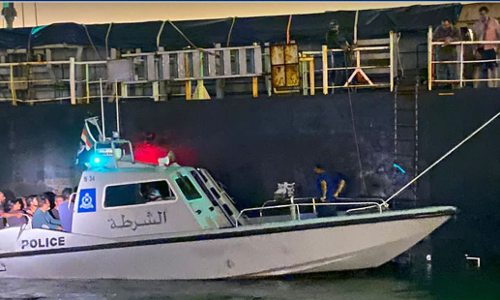 കടലിൽ അകപ്പെട്ട 15 ഏഷ്യൻ വംശജരെ രക്ഷപ്പെടുത്തി