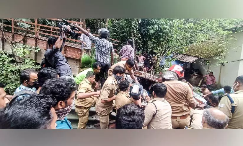 നാടിനെ നടുക്കി അപകടം; രക്ഷാപ്രവർത്തനത്തിന് എത്തിയത് വൻ സന്നാഹം