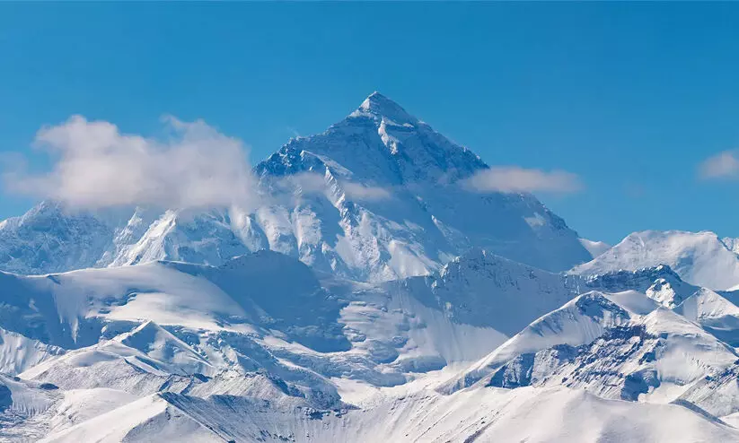 ഭർത്താവ് എന്നെ സ്വതന്ത്രയാക്കി, ഹിമാലയത്തിലേക്ക് പോകുന്നു; നടി ഇനി സന്യാസ ജീവിതത്തിലേക്ക്