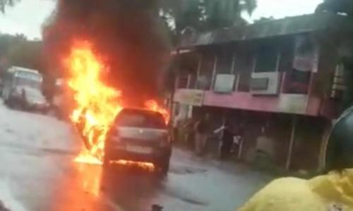 ബൈക്കുമായി കൂട്ടിയിടിച്ച കാർ കത്തി നശിച്ചു; അപകടം കണ്ണൂരിൽ