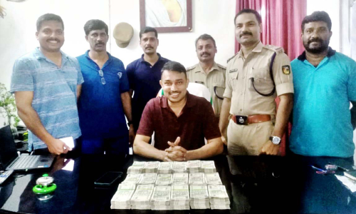 കാഞ്ഞങ്ങാട്ട് 20 ലക്ഷത്തി​െന്റ കുഴൽ പണം പിടിച്ചു; രണ്ടുപേർ അറസ്റ്റിൽ