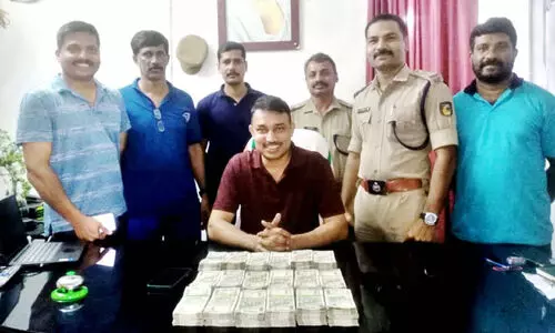 കാഞ്ഞങ്ങാട്ട് 20 ലക്ഷത്തി​െന്റ കുഴൽ പണം പിടിച്ചു; രണ്ടുപേർ അറസ്റ്റിൽ