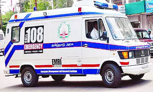 108 ആംബുലന്സ് തടഞ്ഞ് ജീവനക്കാരെ ആക്രമിച്ചതായി പരാതി 108 ആംബുലന്സ് തടഞ്ഞ് ജീവനക്കാരെ ആക്രമിച്ചതായി പരാതി