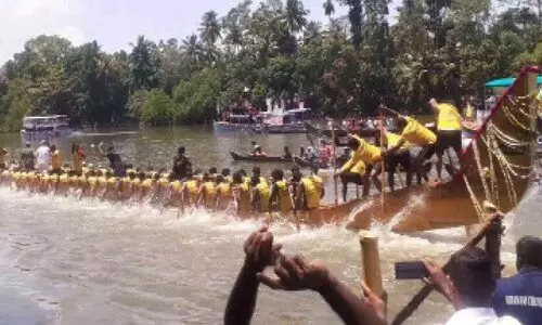 നിരണം ചുണ്ടൻ നീരണിഞ്ഞു