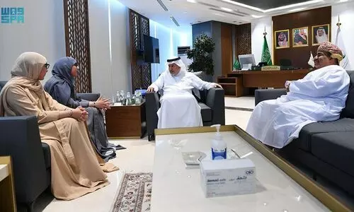 15 വർഷത്തിന് ശേഷം അവരെത്തി, തങ്ങളെ വേർപ്പെടുത്തിയ ഡോക്​ടറെ കാണാൻ