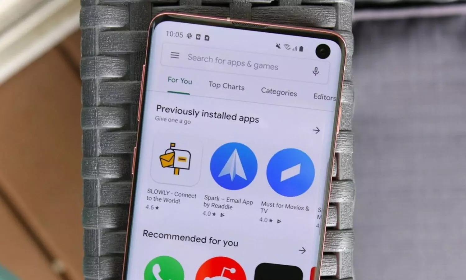 ഇൻസ്റ്റാൾ ചെയ്താൽ രൂപം മാറും, അക്കൗണ്ടിലെ പണം പോകും; ഈ 35 ആപ്പുകളെ സൂക്ഷിച്ചോ...!