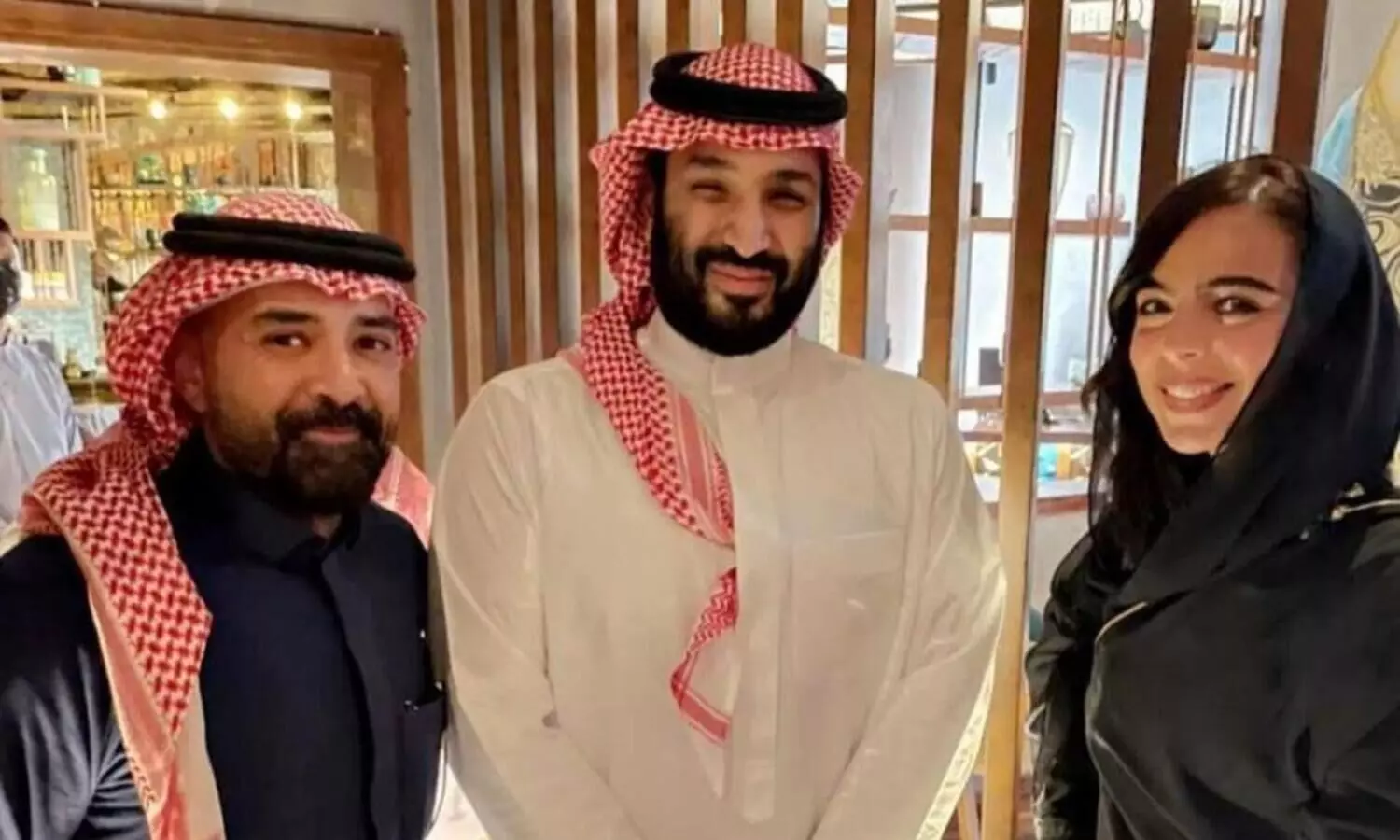 ജിദ്ദയിലെ റെസ്റ്റാറന്റ് ജീവനക്കാർക്കും പൊതുജനങ്ങൾക്കും കൗതുകമായി സൗദി കിരീടാവകാശിയുടെ അപ്രതീക്ഷിത സന്ദർശനം