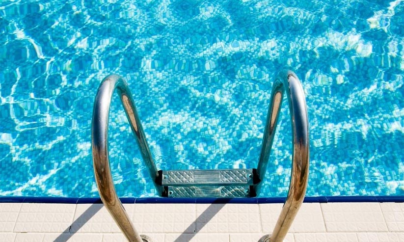 മുതിർന്നവരുടെ സ്വിമ്മിങ് പൂളിൽ കുട്ടികൾക്ക് വിലക്ക് മുതിർന്നവരുടെ സ്വിമ്മിങ് പൂളിൽ കുട്ടികൾക്ക് വിലക്ക്