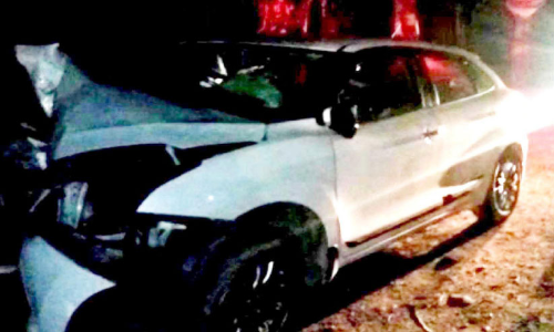 തെങ്കാശിയിൽ കാർ മരത്തിലിടിച്ച് അഞ്ചുപേർക്ക് പരിക്ക് തെങ്കാശിയിൽ കാർ മരത്തിലിടിച്ച് അഞ്ചുപേർക്ക് പരിക്ക്