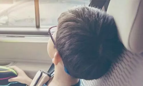 കു​ട്ടി​ക​ൾ വാ​ഹ​ന​ത്തി​ല്‍ ത​നി​ച്ചാ​ണോ ​?പൊ​ലീ​സ് നടപടിയുണ്ടാകും