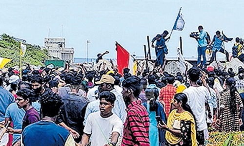 അധികാരികൾ പറ്റിക്കുന്നു; വാക്കുകൾ വിശ്വസിക്കില്ല -മോൺ. യൂജിൻ പെരേര അധികാരികൾ പറ്റിക്കുന്നു; വാക്കുകൾ വിശ്വസിക്കില്ല -മോൺ. യൂജിൻ പെരേര
