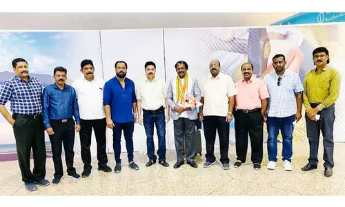 കു​മ്പ​ള​ത്ത് ശ​ങ്ക​ര​പ്പി​ള്ള​ക്ക് ദ​മ്മാ​മി​ൽ സ്വീ​ക​ര​ണം