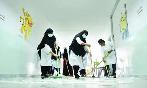 സ്‌​കൂ​ൾ തു​റ​ക്ക​ൽ: ശു​ചീ​ക​ര​ണ യ​ജ്ഞം തു​ട​ങ്ങി