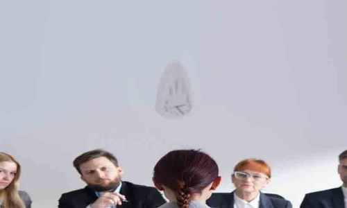 അഭിമുഖത്തിനിടെ യുവതിയുടെ വയസു ചോദിച്ചു; സ്പാനിഷ് റസ്റ്റാറന്റിന് മൂന്നരലക്ഷം രൂപ പിഴയിട്ട് കോടതി