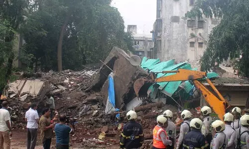 Borivli building collapse: They saw cracks forming and escaped in the nick of time