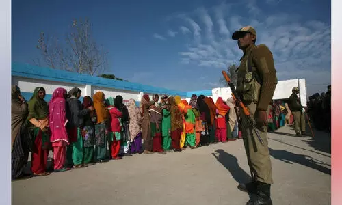 കശ്മീരിലെ പുതിയ വോട്ടർമാർ; പ്രതിഷേധം കനത്തു; വിശദീകരണവുമായി ഭരണകൂടം