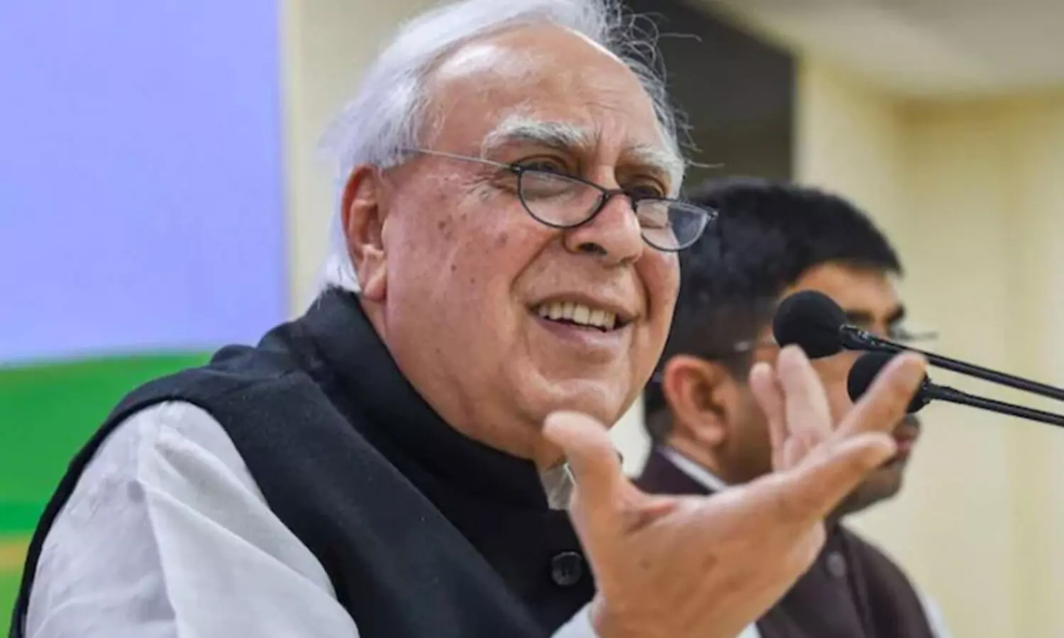 സിസോദിയക്കെതിരായ നീക്കം ഗുജറാത്തിലെ ആം ആദ്മിയുടെ വളർച്ച തടയാൻ -കപിൽ സിബൽ