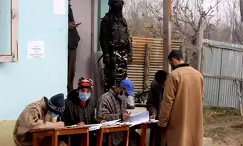 കശ്മീരിലെ പുതിയ വോട്ടർമാർ; പ്രതിഷേധം കനത്തു