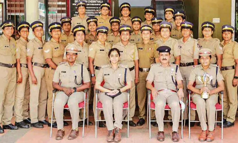 എ​സ്.​ഐ ര​മ്യ കാ​ർ​ത്തി​കേ​യ​ൻ ജി​ല്ല​യി​ലെ ആ​ദ്യ വ​നി​ത സെ​ക്ക​ൻ​ഡ് ഇ​ൻ ക​മാ​ൻ​ഡ​ർ