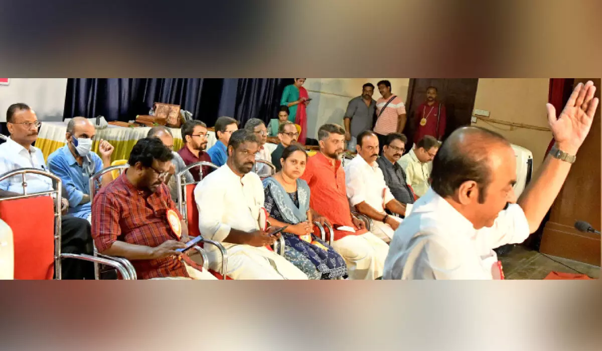 നിഷ്പക്ഷ മാധ്യമപ്രവർത്തനത്തിൽ രാഷ്ട്രീയം കലർത്തരുത് -പ്രതിപക്ഷ നേതാവ് നിഷ്പക്ഷ മാധ്യമപ്രവർത്തനത്തിൽ രാഷ്ട്രീയം കലർത്തരുത് -പ്രതിപക്ഷ നേതാവ്