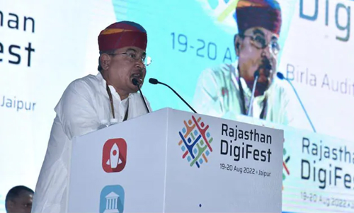 ശാസ്ത്രം വികസിച്ചിട്ടും ഇന്ത്യയിലെ സ്ത്രീകൾ അരിപ്പയിലൂടെ ചന്ദ്രനെ നോക്കി ഭർത്താവിന്‍റെ ദീർഘായുസ്സിനായി പ്രാർഥിക്കുന്നത് ദൗർഭാഗ്യകരം- രാജസ്ഥാൻ മന്ത്രി