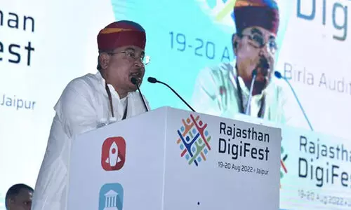 ശാസ്ത്രം വികസിച്ചിട്ടും ഇന്ത്യയിലെ സ്ത്രീകൾ അരിപ്പയിലൂടെ ചന്ദ്രനെ നോക്കി ഭർത്താവിന്‍റെ ദീർഘായുസ്സിനായി പ്രാർഥിക്കുന്നത് ദൗർഭാഗ്യകരം- രാജസ്ഥാൻ മന്ത്രി