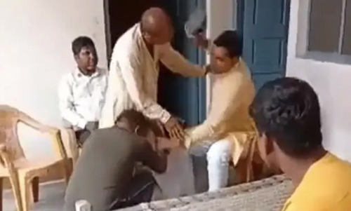 ദളിത് യുവാവിനെ ചെരുപ്പൂരിയടിച്ച ഗ്രാമത്തലവൻ അറസ്റ്റിൽ