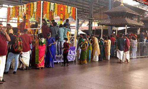 എല്ലാം ചിട്ടയോടെ, ഗു​രു​വാ​യൂ​ര്‍ സാ​ക്ഷ്യം​വ​ഹി​ച്ച​ത് 236 വി​വാ​ഹ​ങ്ങ​ള്‍ക്ക്