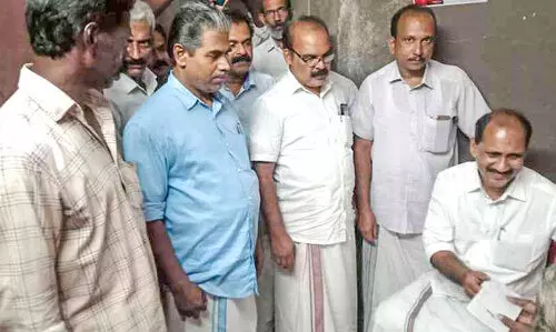 കാരുണ്യ സ്പർശം; കൂട്ടിക്കൽ പഞ്ചായത്തിൽ തുക വിതരണം ചെയ്തു