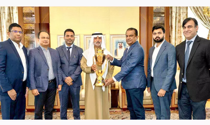 ഏഷ്യ കപ്പ്: ട്രോഫി പുറത്തിറക്കി ഏഷ്യ കപ്പ്: ട്രോഫി പുറത്തിറക്കി