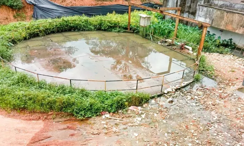 ശുചീകരണ പ്ലാന്റിലെ മോട്ടോർ തകരാറിൽ; മെഡിക്കൽ കോളജിലെ മലിനജലം ജനവാസകേന്ദ്രത്തിലേക്ക് ശുചീകരണ പ്ലാന്റിലെ മോട്ടോർ തകരാറിൽ; മെഡിക്കൽ കോളജിലെ മലിനജലം ജനവാസകേന്ദ്രത്തിലേക്ക്