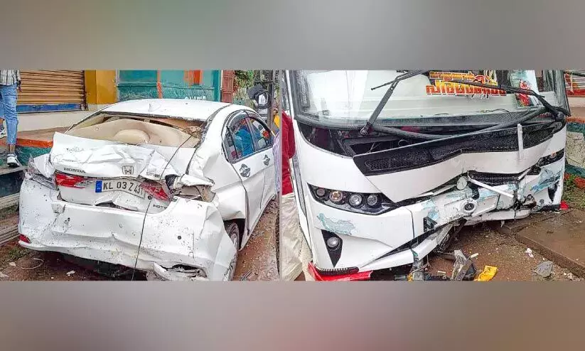 എം.സി റോഡിൽ ടൂറിസ്റ്റ് ബസ് വാഹനങ്ങളിലിടിച്ച് ഒരാൾക്ക് പരിക്ക് എം.സി റോഡിൽ ടൂറിസ്റ്റ് ബസ് വാഹനങ്ങളിലിടിച്ച് ഒരാൾക്ക് പരിക്ക്