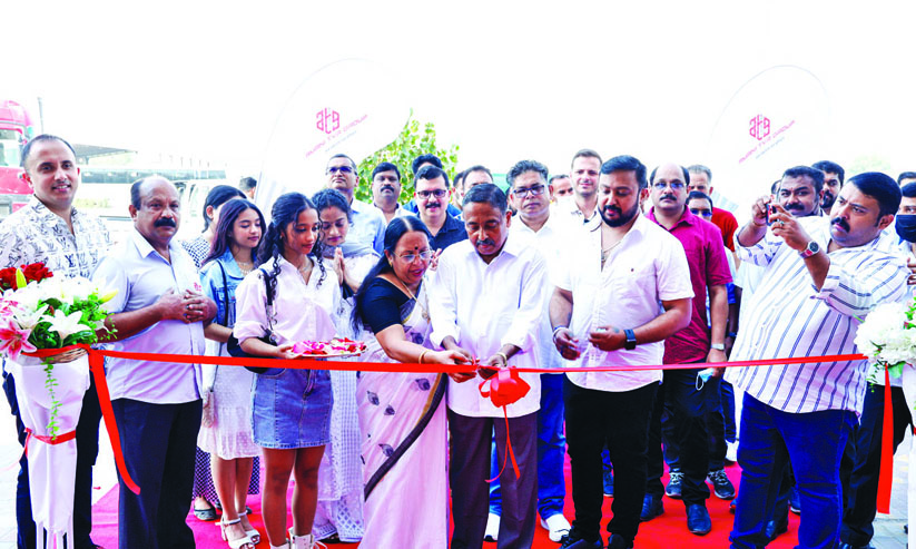 അ​ൽ അ​മാ​നി കാ​ർ പാ​ർ​ട്​​സ്​  അ​ൽ അ​ത്തി​യ ഉ​ദ്​​ഘാ​ട​നം