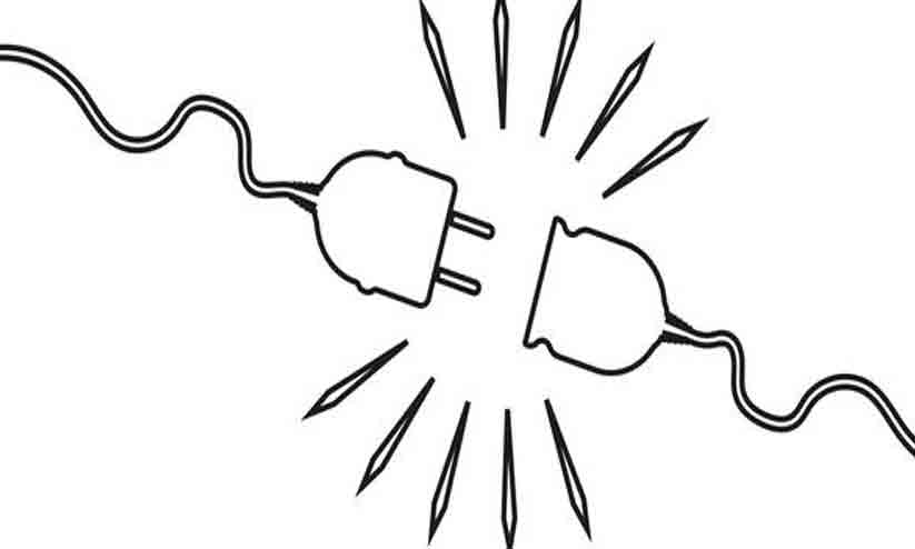 വൈദ്യുതി ബിൽ കുടിശ്ശിക: നിർധന കുടുംബത്തിന്റെ മീറ്റർ അഴിച്ചുമാറ്റി വൈദ്യുതി ബിൽ കുടിശ്ശിക: നിർധന കുടുംബത്തിന്റെ മീറ്റർ അഴിച്ചുമാറ്റി