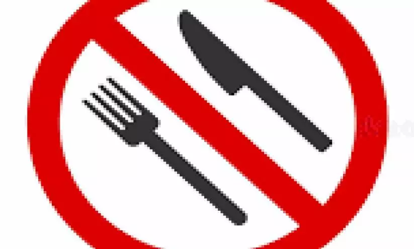 മൂന്ന് വയസ്സുള്ള കുട്ടിക്ക് ഭക്ഷ്യവിഷബാധയെന്ന് പരാതി; ഹോട്ടല് അടപ്പിച്ചു മൂന്ന് വയസ്സുള്ള കുട്ടിക്ക് ഭക്ഷ്യവിഷബാധയെന്ന് പരാതി; ഹോട്ടല് അടപ്പിച്ചു