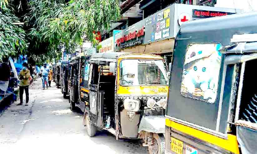 പ്ര​തി​സ​ന്ധി​യി​ൽ​നി​ന്ന് മോ​ചി​ത​മാ​കാ​തെ ഓ​ട്ടോ മേ​ഖ​ല